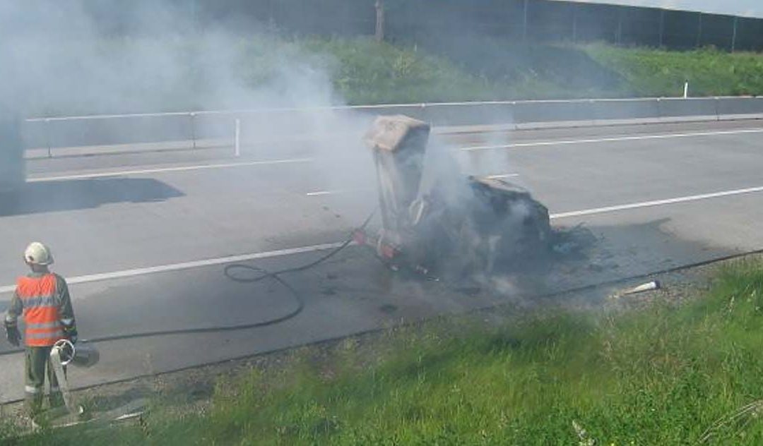08.06.2010 Fahrzeugbrand auf der A1