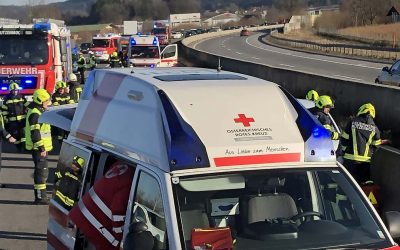 09.02.2020 Verkehrsunfall mit eingeklemmter Person auf der A1 Westautobahn