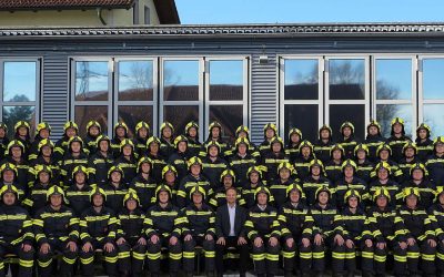 12.12.2017 Neue Einsatzbekleidung und Helme für die Feuerwehren der Marktgemeinde Regau