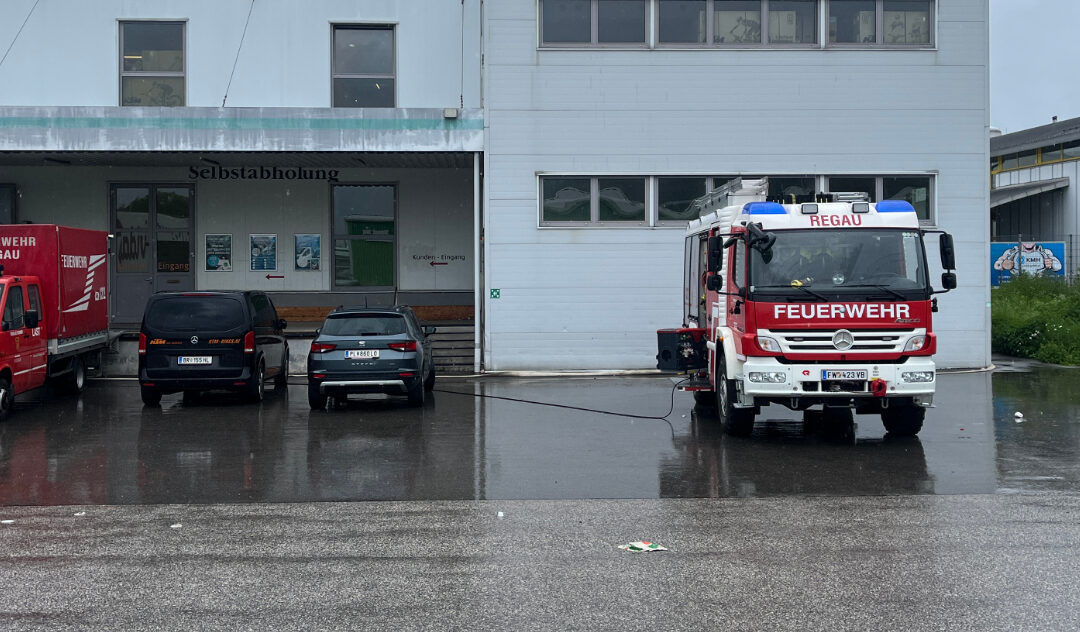 28.05.2024 Wasserschaden in der Telefunkenstraße in Vöcklabruck
