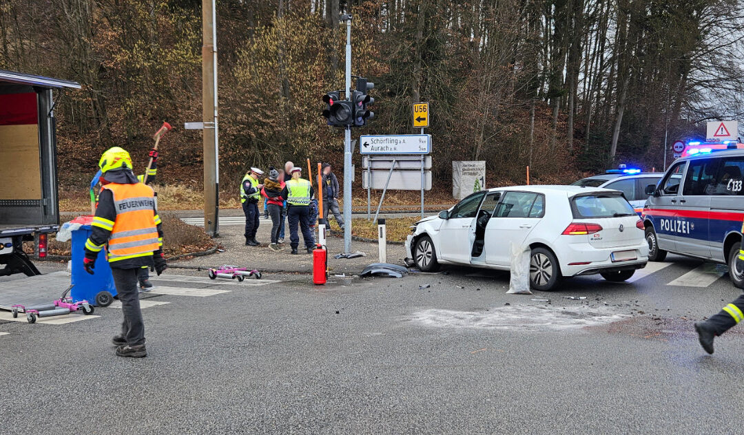 26.02.2024 Verkehrsunfall auf der Himmelreichkreuzung!