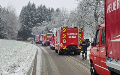 21.11.2025 Verkehrsunfall Personenrettung